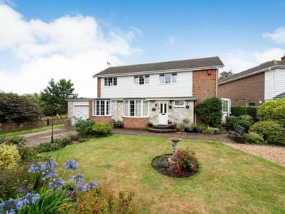4 Bedroom Detached House For Sale In Hayling Island, Hampshire