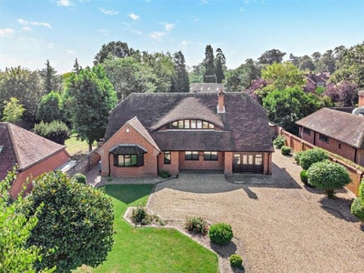 4 Bedroom Detached House For Sale In Maidenhead, Berkshire