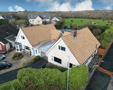 4 Bedroom Link Detached House For Sale In Newton