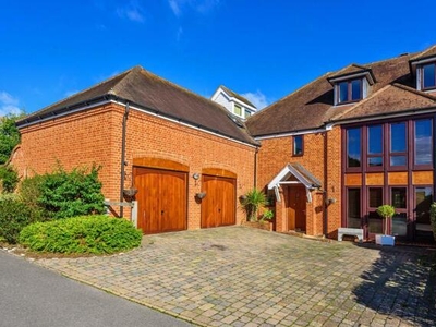 4 Bedroom Semi-detached House For Sale In Berkshire