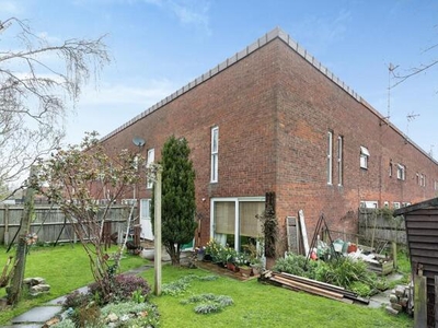 4 Bedroom Terraced House For Sale In Milton Keynes, Buckinghamshire