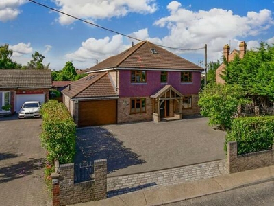 6 Bedroom Detached House For Sale In Frindsbury, Rochester