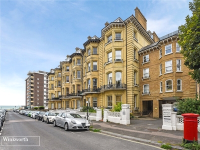 First Avenue, Hove, East Sussex, BN3 3 bedroom flat/apartment in Hove