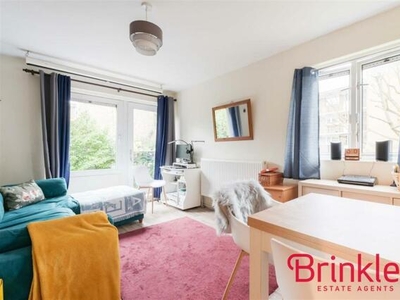 1 Bedroom Apartment For Sale In Windlesham Grove