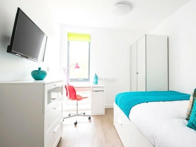1 Bedroom Flat For Sale In Chapel Street, Manchester
