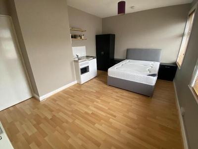 1 Bedroom House Share For Rent In Old Town, Swindon