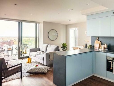 2 Bedroom Apartment For Rent In Woking, Surrey