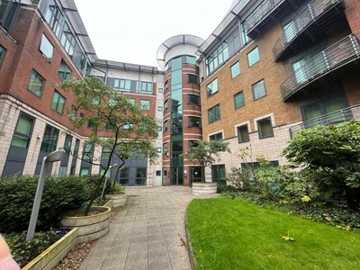 2 Bedroom Apartment For Sale In City Road East, Manchester