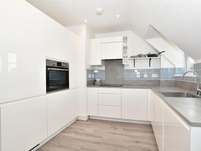 2 Bedroom Apartment For Sale In Tadworth