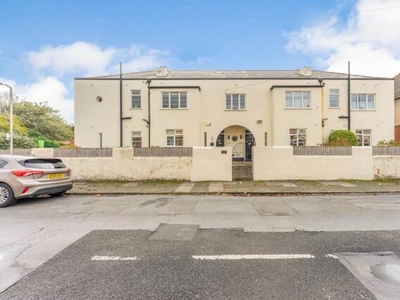 2 Bedroom Apartment For Sale In West Kirby, Wirral