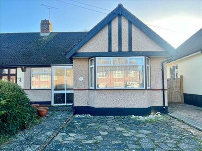 2 bedroom bungalow for sale Daws Heath, SS9 4NH