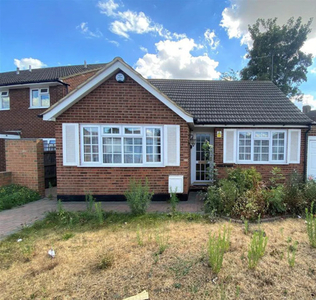2 Bedroom Bungalow For Sale In Hayes, Greater London