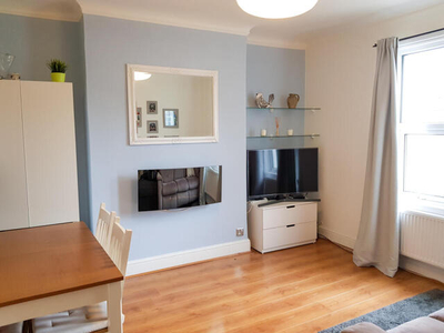 2 Bedroom Flat For Rent In
Chiswick Village