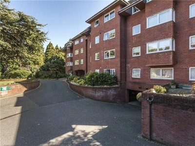 2 Bedroom Flat For Sale In Canford Cliffs, Poole