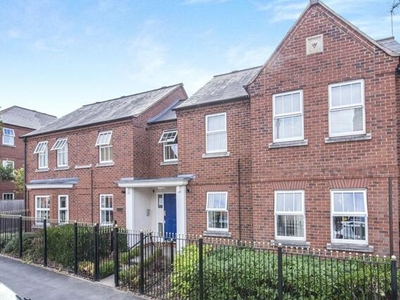 2 Bedroom Flat For Sale In Hinckley, Leicestershire