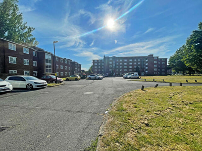 2 Bedroom Flat For Sale In Northolt, Greater London
