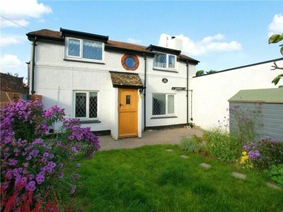 2 Bedroom Link Detached House For Sale In Hayling Island