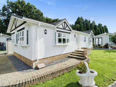 2 Bedroom Park Home For Sale In Devon