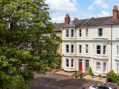3 Bedroom Apartment For Sale In Leamington Spa