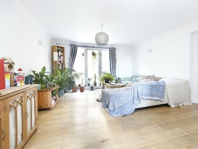 3 Bedroom Apartment For Sale In Rotherhithe Street, London
