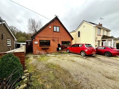 3 Bedroom Detached House For Sale In Berry Hill