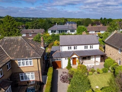 3 Bedroom Detached House For Sale In Sewardstonebury, North Chingford