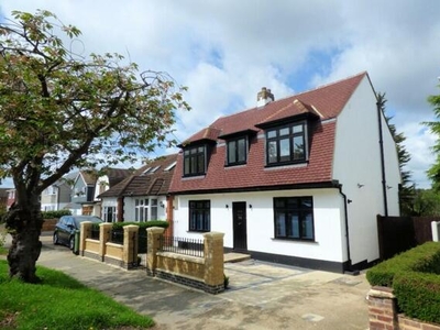 3 Bedroom Detached House For Sale In Upminster, Essex