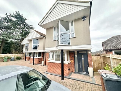 3 Bedroom End Of Terrace House For Rent In Bushey, Hertfordshire