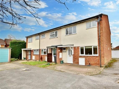 3 Bedroom End Of Terrace House For Sale In Woking, Surrey