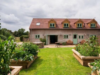 3 Bedroom Farm House For Rent In Dinton