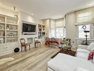 3 Bedroom Flat For Rent In Brewster Gardens, London