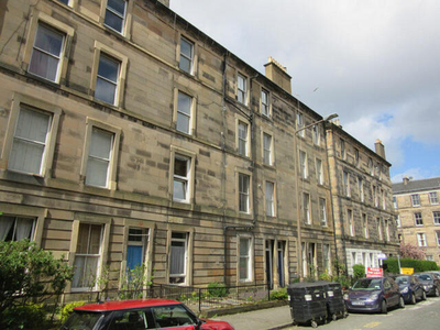3 Bedroom Flat For Rent In South Side, Edinburgh