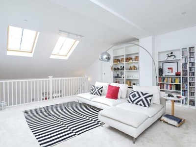 3 Bedroom Flat For Sale In Royal Drive, London