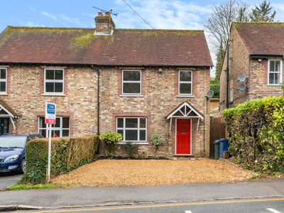 3 Bedroom Semi-detached House For Rent In Amersham
