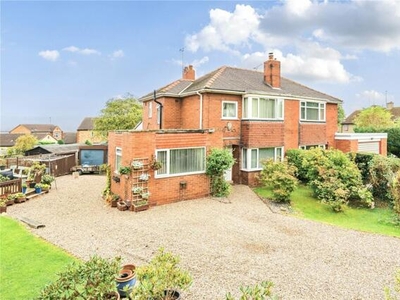 3 Bedroom Semi-detached House For Sale In Oulton, Leeds