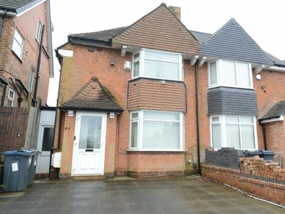 3 Bedroom Semi-detached House For Sale In Stirchley, Birmingham