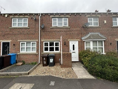 3 Bedroom Town House For Sale In Lees