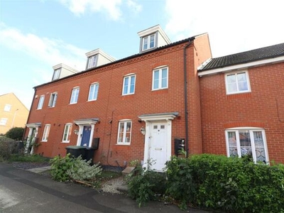 3 Bedroom Town House For Sale In Rushden