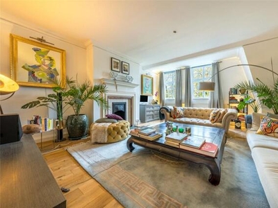 4 Bedroom Apartment For Rent In St John's Wood High Street, London