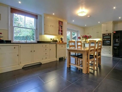 4 Bedroom Detached House For Rent In Cuckfield, West Sussex
