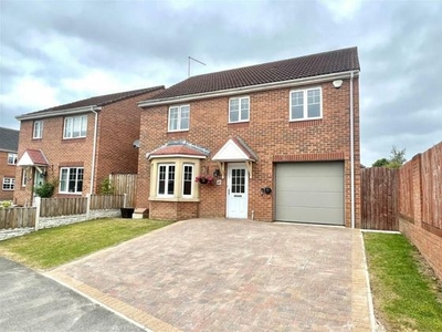 4 bedroom detached house for sale Dodworth, S75 3TY