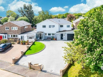 4 Bedroom Detached House For Sale In Lee Chapel South
