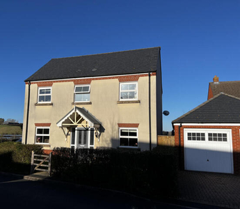 4 Bedroom Detached House For Sale In Tewkesbury