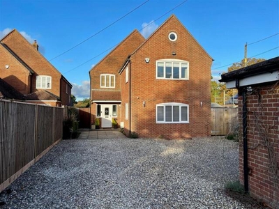 4 Bedroom Detached House For Sale In Upper Bucklebury, Reading