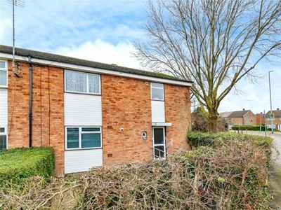 4 Bedroom End Of Terrace House For Sale In Dunstable, Bedfordshire