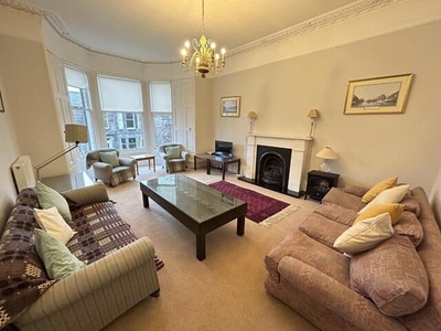4 Bedroom Flat For Rent In Newington, Edinburgh