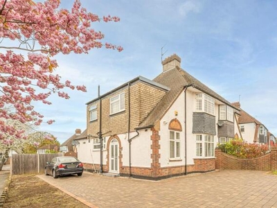 4 Bedroom Semi-detached House For Rent In Mill Hill, London