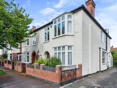 4 Bedroom Semi-detached House For Sale In Bedford