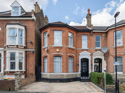 4 Bedroom Semi-detached House For Sale In E7 9lb, Forest Gate