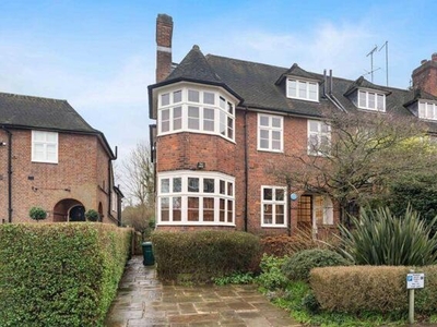 4 Bedroom Semi-detached House For Sale In Hampstead Garden Suburb